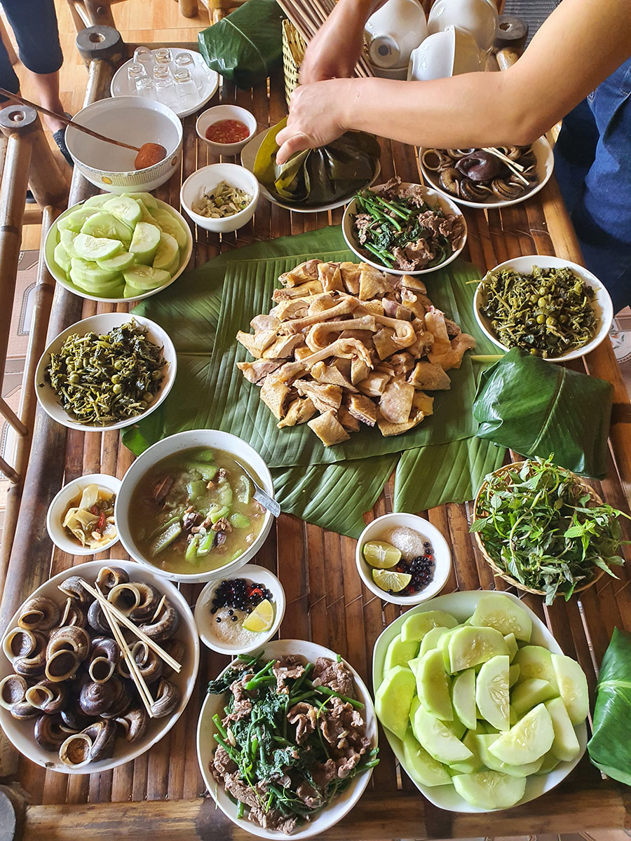 Tast local specialies at Lung Van